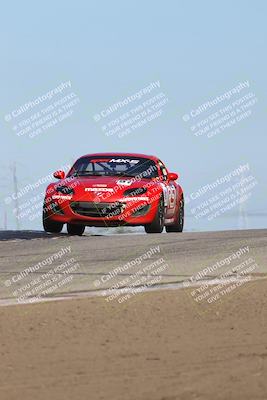 media/Oct-26-2025-CalClub SCCA (Sun) [[8ce1e69566]]/Group 2/Grapevine/